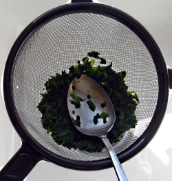 Drain Spinach